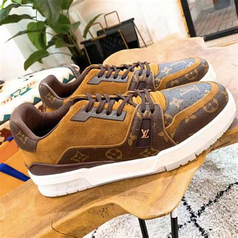 louis vuitton trainer sneaker monogram.